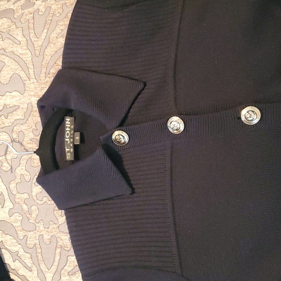 EUC Like New ST JOHN Size 4 Skirt and Jacket - Picture 6 of 6